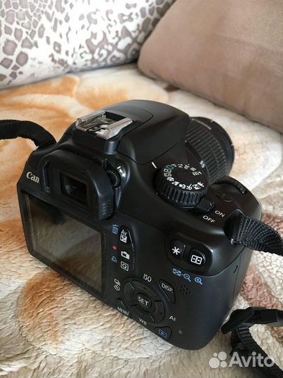 Зеркальный фотоаппарат Canon 1100d + 2 объектива