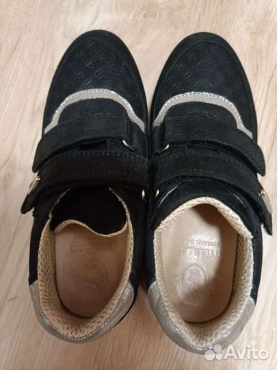 Кроссовки кожаные