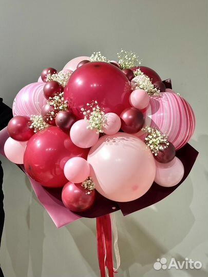 Букет из шаров и гипсофилы