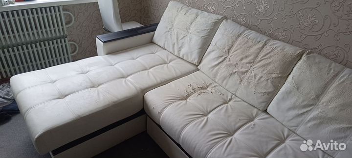 Кожаный угловой диван бу