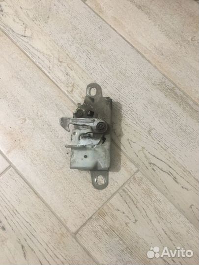 Замок капота гранта