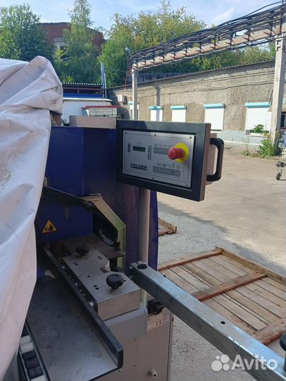 Кромкооблицовочный станок Felder G680 c прифуговко
