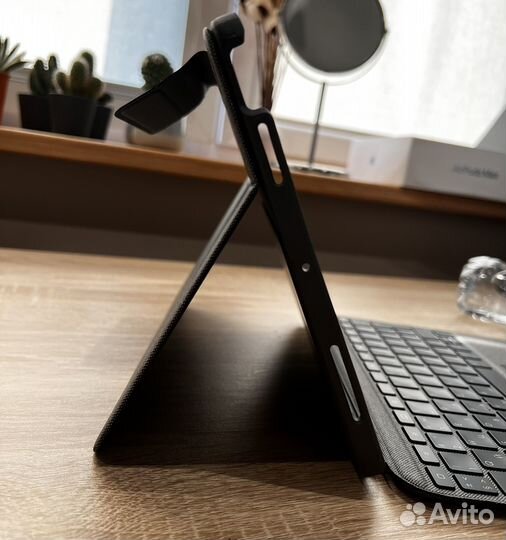 Клавиатура logitech для iPad air (4-5 поколение)