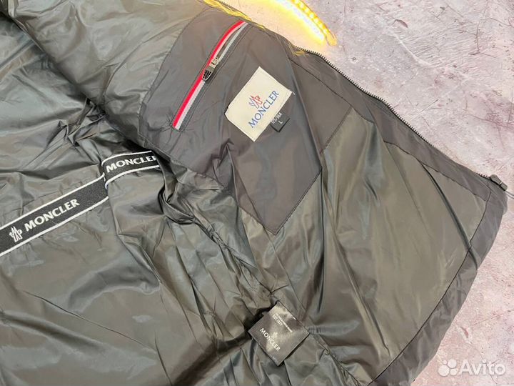 Зимние куртки Moncler