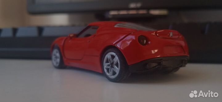 Модель автомобиля alfa romeo 4c