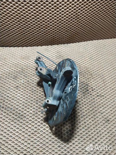 Кулак поворотный со ступицей передний левый Subaru