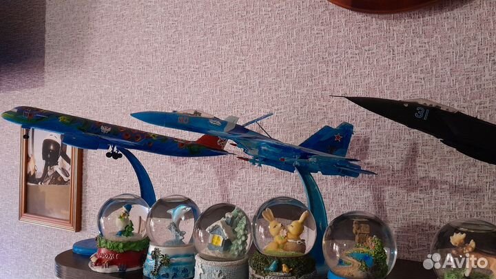 Клею модельки самолетов и вертолётов