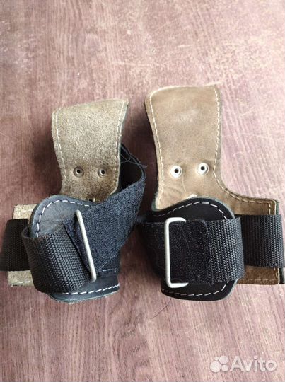 Напульсник кожаный