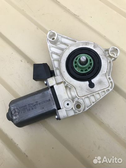 Мотор стеклоподъемника Mercedes-Benz S550 W221