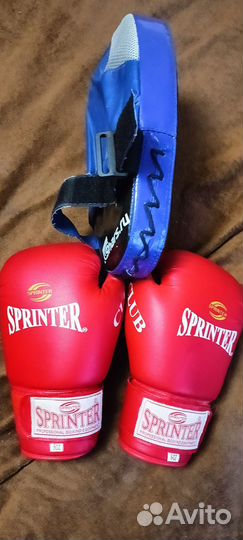 Боксерские перчатки детские 6 oz и лапа