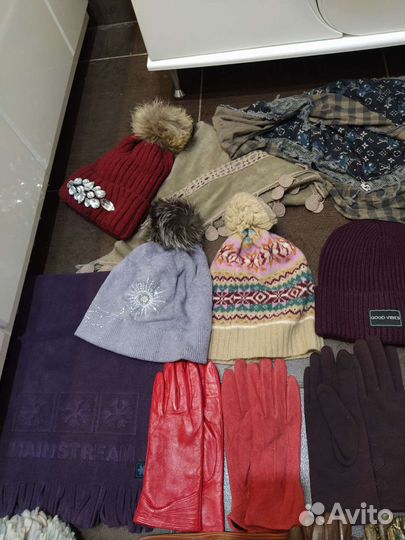 Шапки, перчатки, палантины
