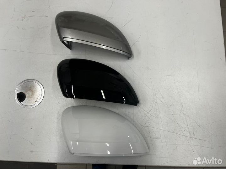 Накладка зеркала левая Volkswagen Tiguan