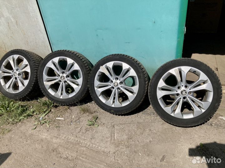 Литые диски R17 5x112 BMW Double Spoke 564/VAG