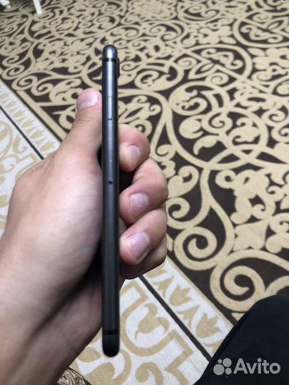 iPhone 8, 64 ГБ