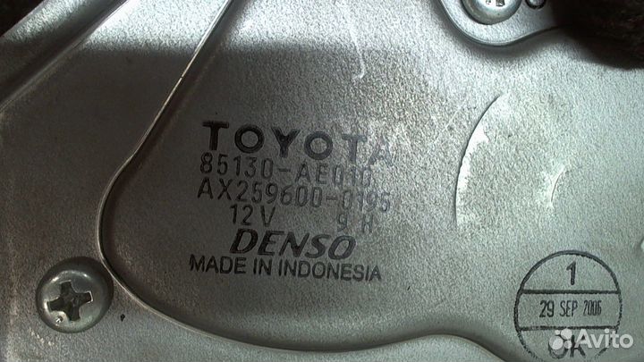 Двигатель стеклоочистителя задний Toyota Sienna 2