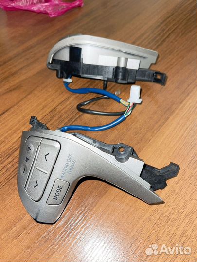 Оригинальные кнопки руля toyota camry 40