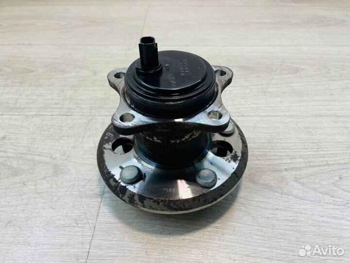 Ступица задняя правая Toyota Camry 50 55