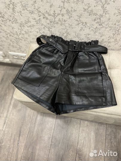 Кожаные шорты женские
