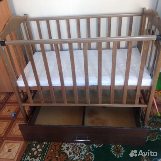 Детская кроватка