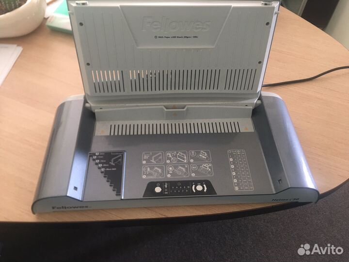 Электрический брошюровщик Fellowes Helios 30
