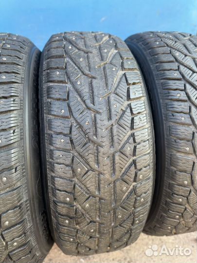 Tigar SUV 215/55 R17