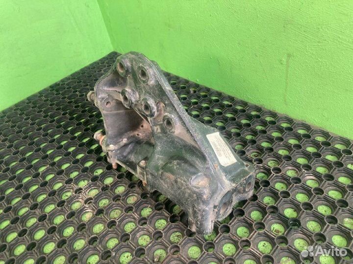 Кронштейн бампера scania R420