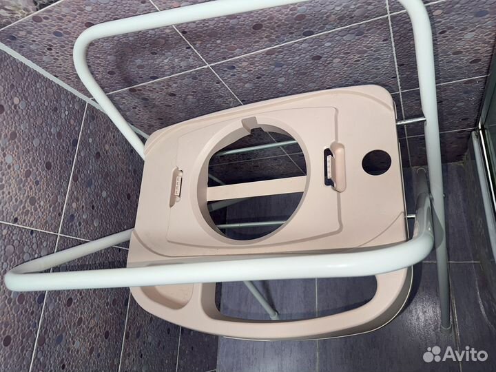 Ванночка с подставкой Bebe Jou