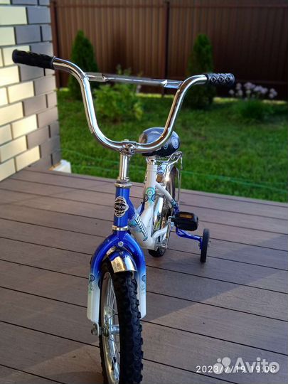 Детский велосипед четырехколесный