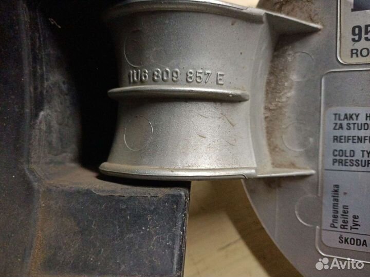 Лючок бензобака Skoda Octavia Tour A4