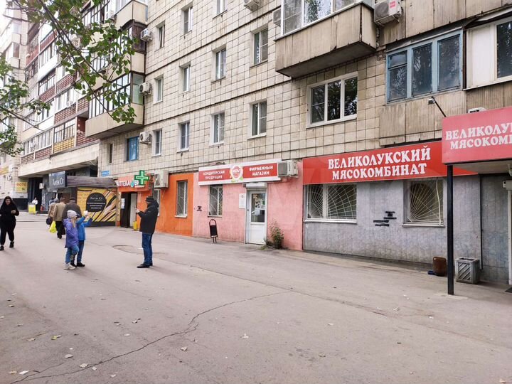 Магазин 1 этаж, остановка трафик парковка