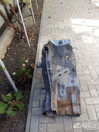 Левая передняя четверть Kia Rio (3)