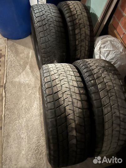 Bridgestone Blizzak DM-V1 275/65 R17 115