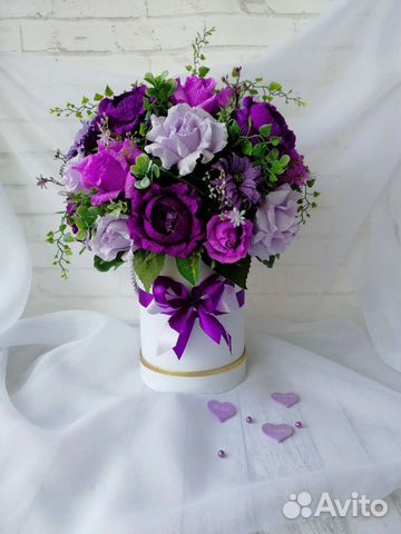 Букеты с конфетами внутри цветов