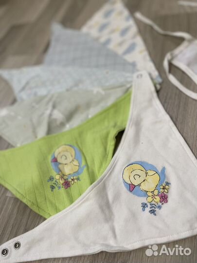 Новые слюнявчики-нагрудники для малышей