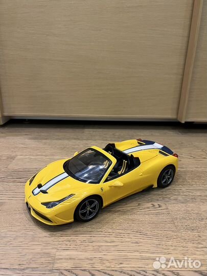 Машина на пульте управления Ferrari