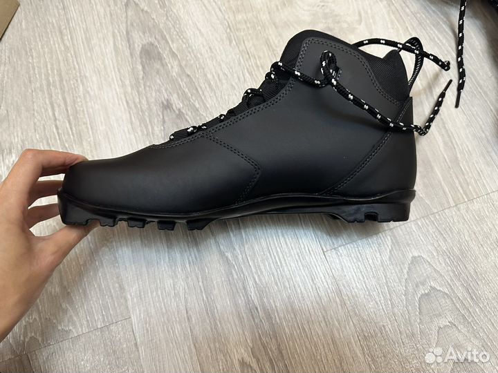 Лыжные ботинки Tisa новые 39, 45 размера