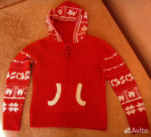 Кофта женская красная с капюшоном