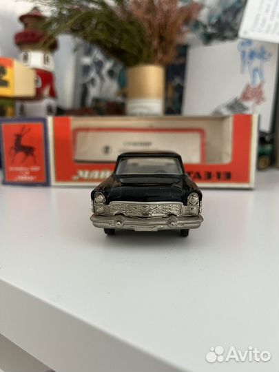 Модель 1:43 чайка газ 13 А15 СССР