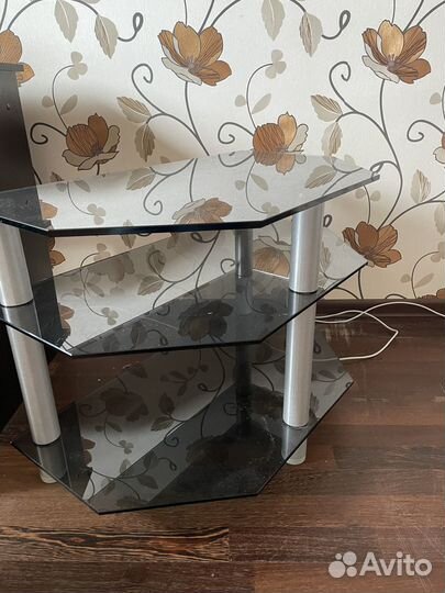 Стеклянная тумба под тв