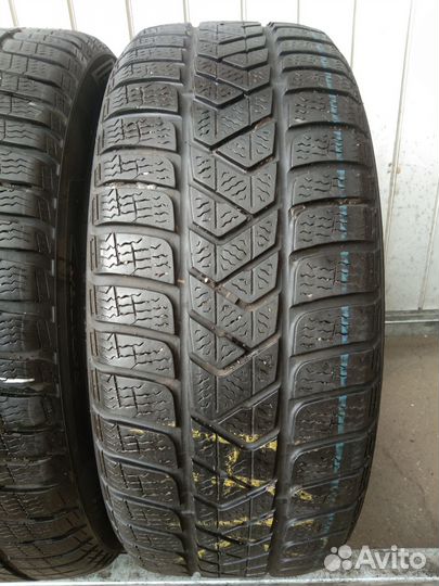 Pirelli Winter Sottozero 3 215/55 R17