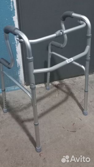 Ходунки для взрослых двухуровневые шагающие