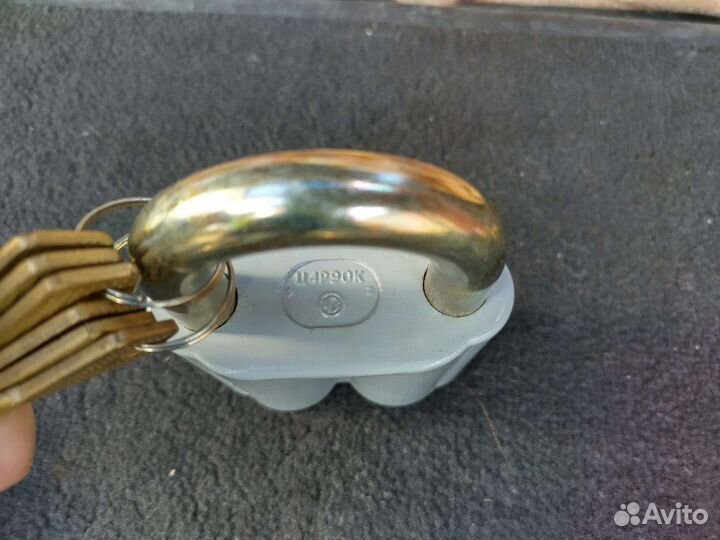 Замок гаражный на две личинки чз 6 ключей