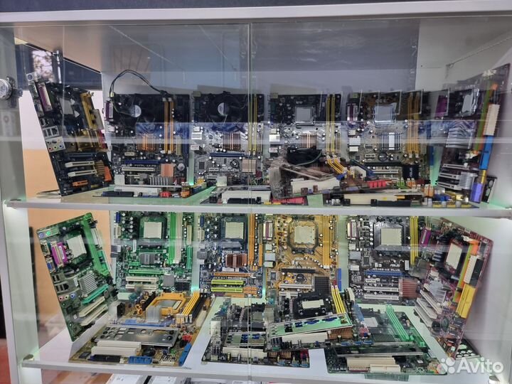 Материнские платы 775 - много
