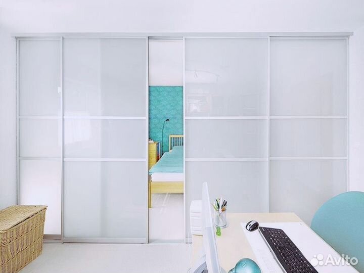 Стеклянная перегородка