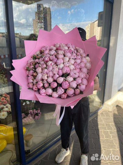 Букет из 101 пион