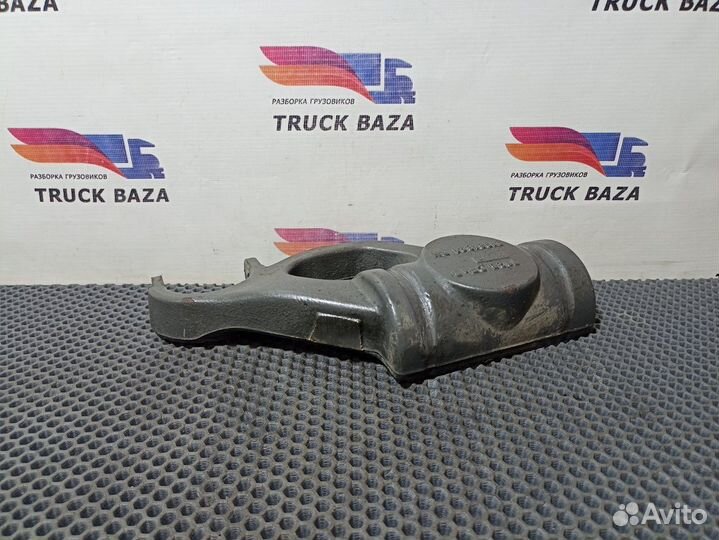 Кронштейн амортизатора переднего правый