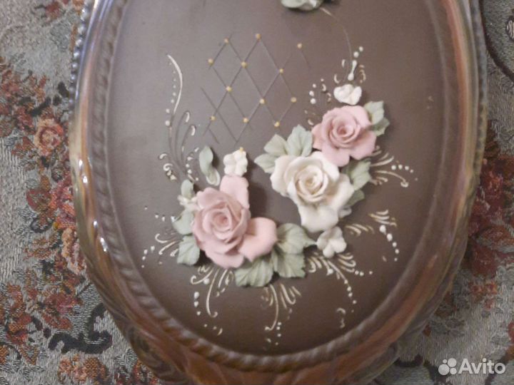 Кашпо для цветов настенное