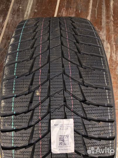 Triangle PL01 235/45 R18 98R