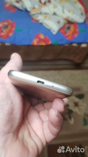 Телефон Samsung