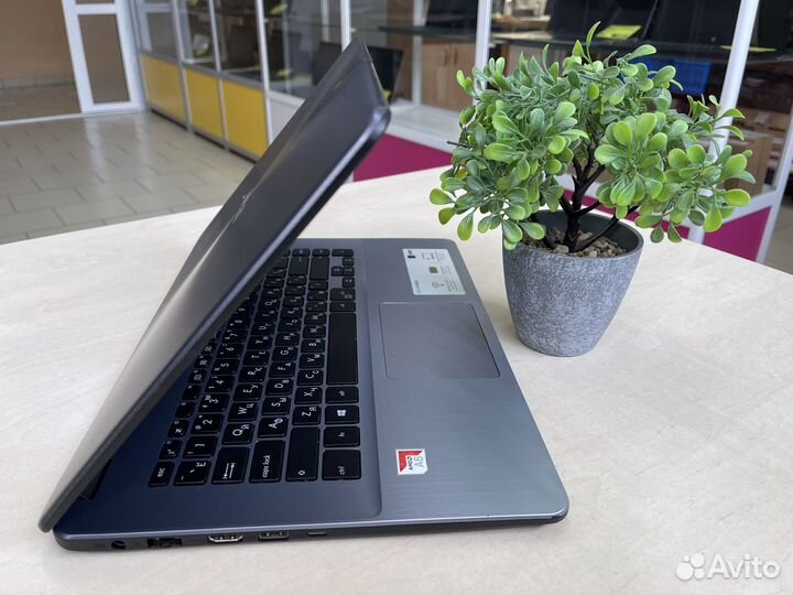 Ноутбук Asus/Для учебы и дома